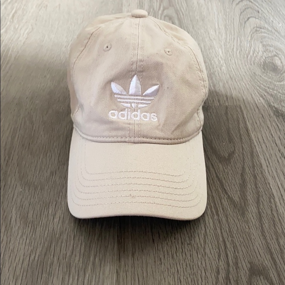 Adidas tan hat!